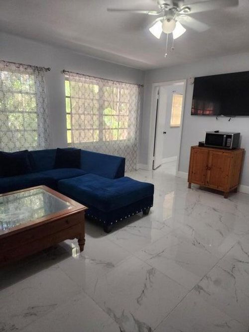 r-33xx Sw 16th St, Fort Lauderdale, FL, 33315 | Card Image
