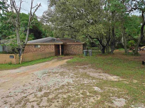 5802 Winifred Ave, Pensacola, FL, 32507-8867 | Card Image