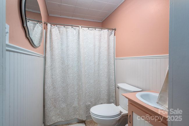 Bathroom | Image 19