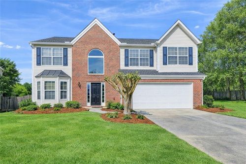 3184 English Ivy Ln, Buford, GA, 30519-7813 | Card Image