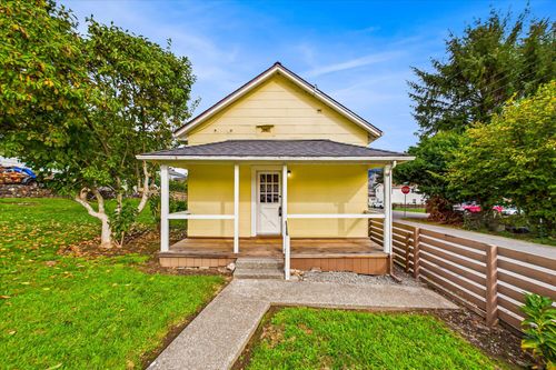 209 Monument Rd, Rio Dell, CA, 95562-1602 | Card Image