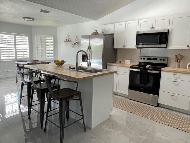 107 Paddock St, House other with 3 bedrooms, 2 bathrooms and null parking in Sebastian FL | Image 20