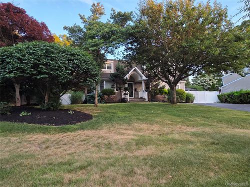 16 Brook Ln, Smithtown, NY, 11787-4522 | Card Image