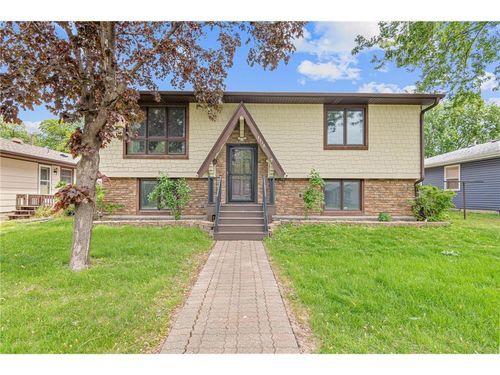 4418 Chowen Ave N, Robbinsdale, MN, 55422-1587 | Card Image