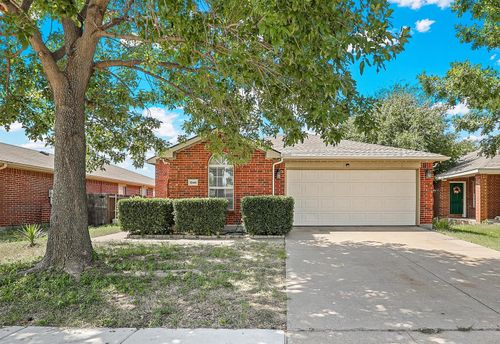 1046 Port Isabel Dr, Little Elm, TX, 75068-5917 | Card Image