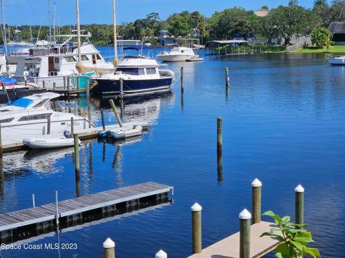 933 Paddleboard Ct, Melbourne, FL, 32935-6971 | Card Image
