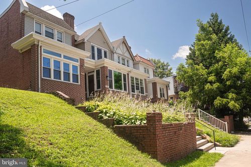 394 Washington Ave, PHOENIXVILLE, PA, 19460-3754 | Card Image