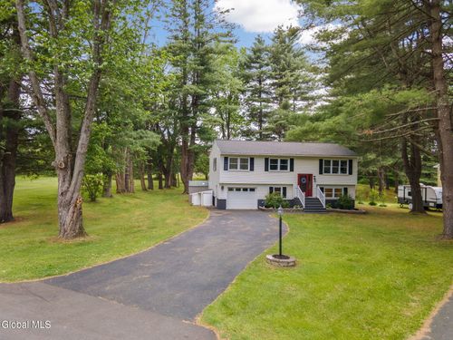 247 Pinewood Drive, Guilderland, NY, 12303 | Card Image