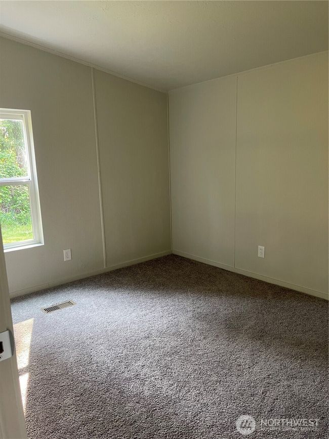 2nd bedroom | Image 19