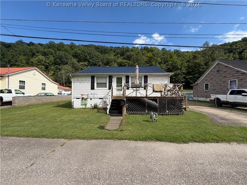29 Monitor Park Dr, Logan, WV, 25601-9627 | Card Image