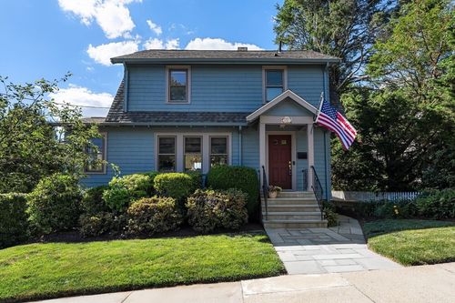 197 Hillside Ave, Arlington, MA, 02476-7318 | Card Image