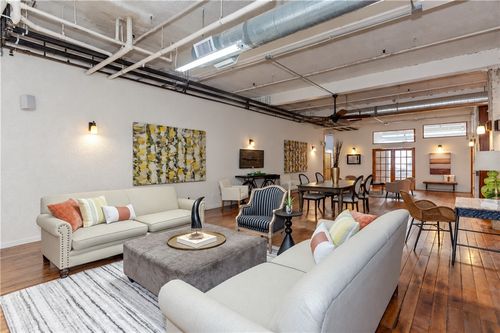 204g-404 Roosevelt Ave, Central Falls, RI, 02863-3161 | Card Image