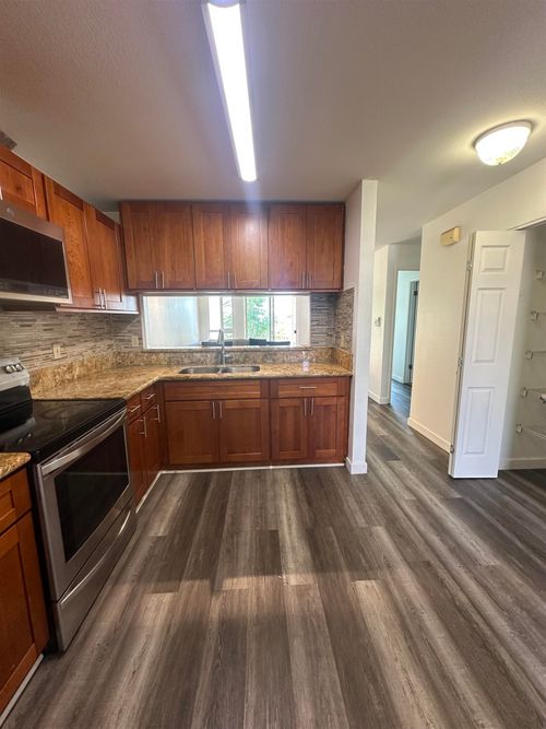 33 Waiaka Ln, Wailuku, HI, 96793-2095 | Card Image
