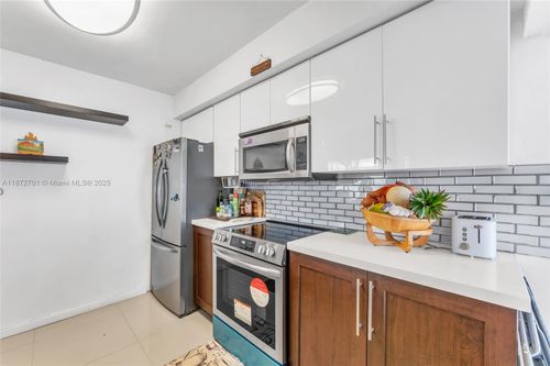 apt-5-20170 3rd Ct, Miami, FL, 33179-2969 | Card Image