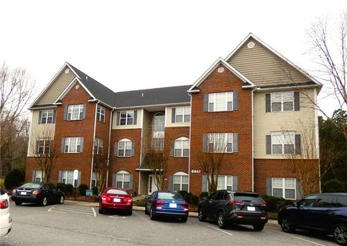apt-301-6941 Hanesbrook Cir, Clemmons, NC, 27012-7527 | Card Image