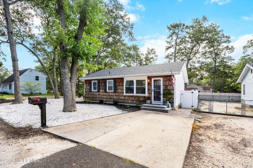 329 Briggs Ave, Forked River, NJ, 08731-2525 | Card Image