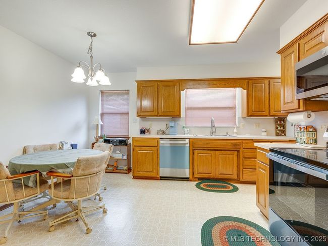 121 W 17 Th St, House other with 3 bedrooms, 3 bathrooms and null parking in Ada OK | Image 23