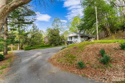 98 Limberlost Dr, Hendersonville, NC, 28739-8103 | Card Image