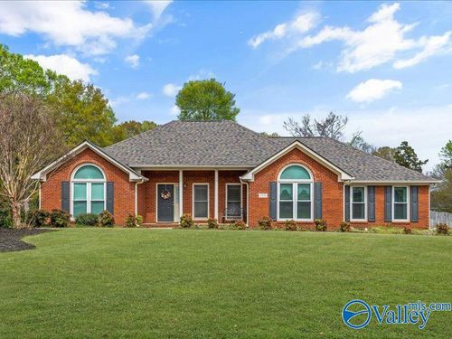 133 Tanglefoot Dr, Huntsville, AL, 35811-8215 | Card Image