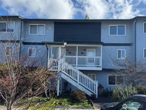 h204-8823 Holly Dr, Everett, WA, 98208-1864 | Card Image