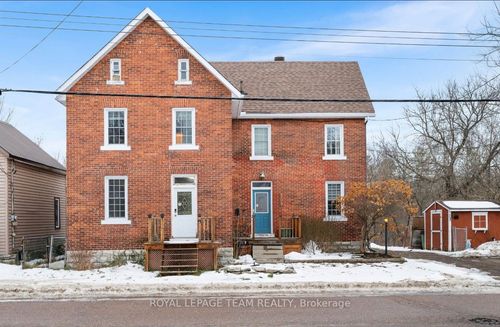 509 Moffat St, Pembroke, ON, K8A3Y2 | Card Image