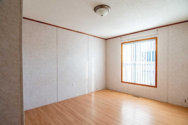 544 Queen Street, House other with 4 bedrooms, 2 bathrooms and 2 parking in Elnora AB | Image 22