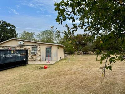 327 E Briar Drive, House other with 2 bedrooms, 1 bathrooms and null parking in Granite Shoals TX | Image 2