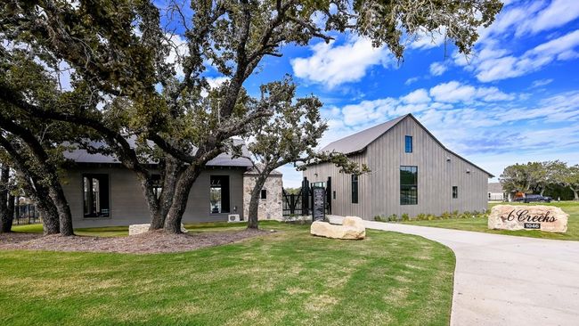 Modern inspired farmhouse with a front yard | Image 7