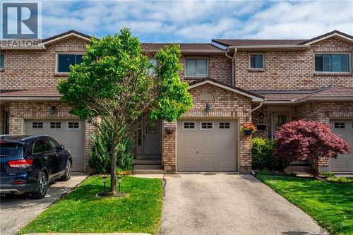 63-391 Stone Church Road E, Hamilton, ON, L9B2H3 | Card Image