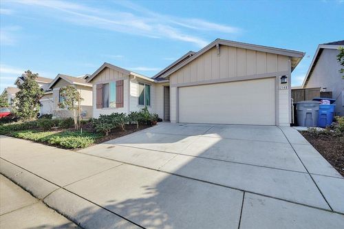 2148 Woodlet St, Marysville, CA, 95901-8384 | Card Image