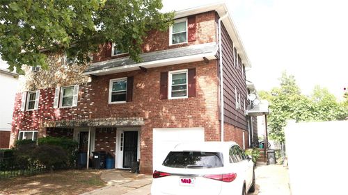 57 225th St, Oakland Gardens, NY, 11364-2042 | Card Image
