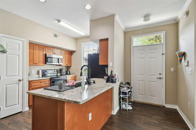 9740 - 9740 Lake Chase Island Way, Condo with 2 bedrooms, 2 bathrooms and null parking in TAMPA FL | Image 14