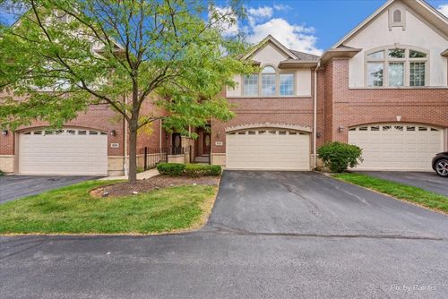 832 N Franklin Ave, Palatine, IL, 60067-2233 | Card Image