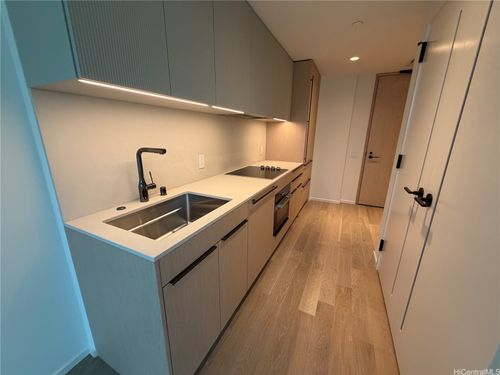 220-333 Ward Avenue, Honolulu, HI, 96814 | Card Image