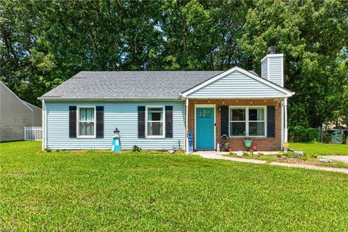 1105 Gloucester St, Hampton, VA, 23661-2556 | Card Image