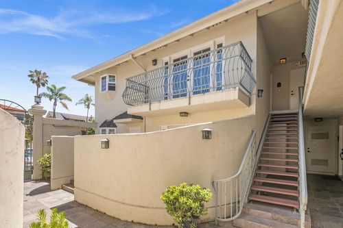 2a-4090 Falcon St, San Diego, CA, 92103-1852 | Card Image