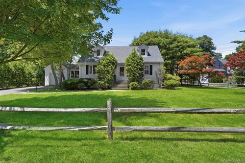 29 Coralyn Ave, White Plains, NY, 10605-3825 | Card Image
