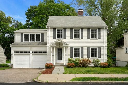 82 Allen Ave, Waban, MA, 02468-1721 | Card Image