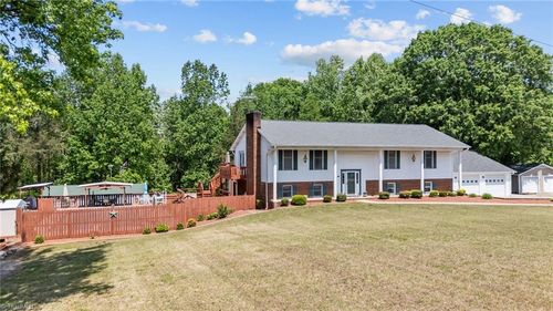 786 Central Road, Clemmons, NC, 27012 | Card Image