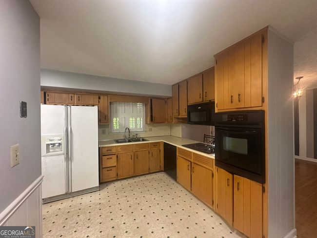 3053 Menlo Park Dr, House other with 3 bedrooms, 2 bathrooms and null parking in Rex GA | Image 6