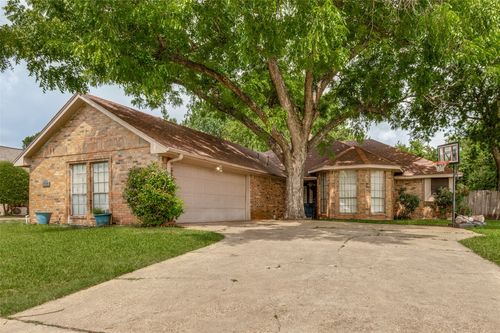 712 Arbor Creek Dr, Desoto, TX, 75115-4648 | Card Image