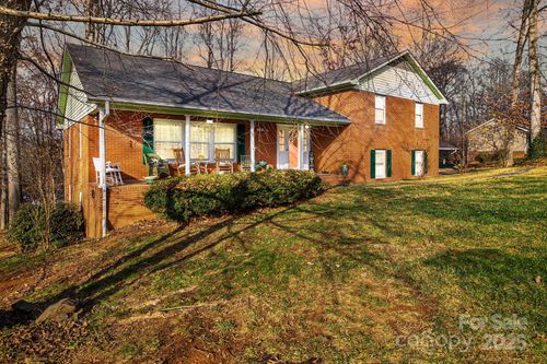 418 Woodcrest Ln, Albemarle, NC, 28001-6708 | Card Image