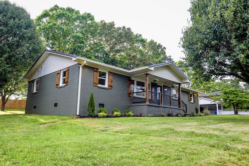 309 Moss Dr, McMinnville, TN, 37110-1132 | Card Image