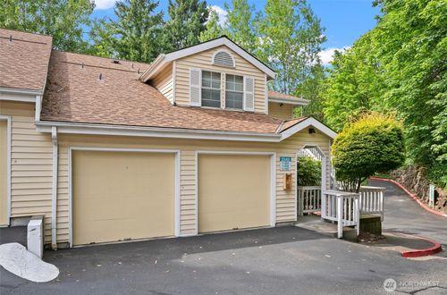 apt-202-2540 118th Ave Se, Bellevue, WA, 98005-8120 | Card Image