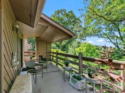 apt-b3-305 Piney Mountain Dr, Asheville, NC, 28805-1254 | Card Image