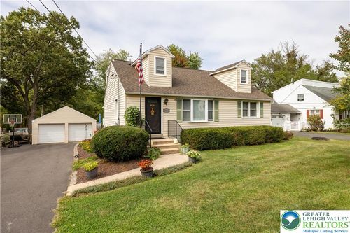 2054 Portzer Rd, Quakertown, PA, 18951-2202 | Card Image