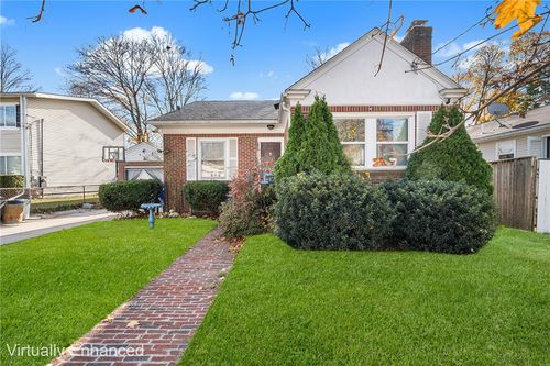 11 Lyman Ave, North Providence, RI, 02911-2749 | Card Image