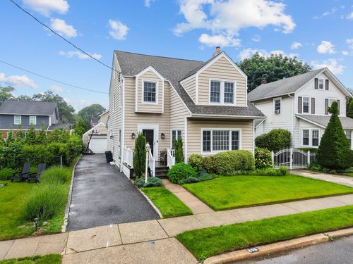 206 Brower Ave, Rockville Centre, NY, 11570-2603 | Card Image