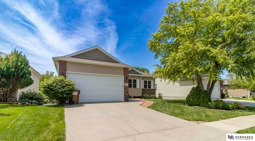 1933 Redstone Rd, Lincoln, NE, 68521-5861 | Card Image