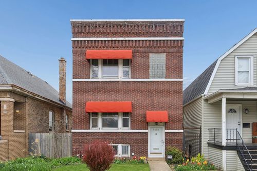 4628 W Waveland Ave, Chicago, IL, 60641-3635 | Card Image